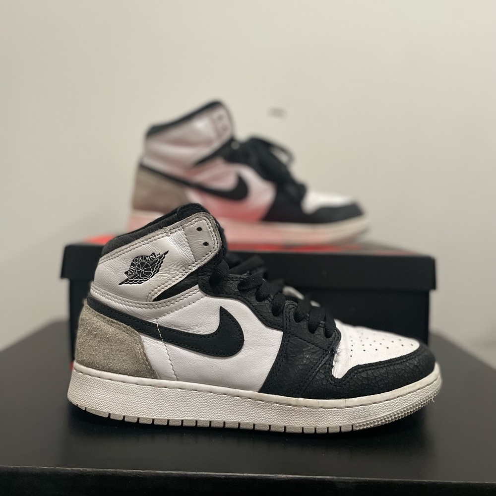 Nike Jordan 1 Retro Size 6y High Sneakers 575441-108